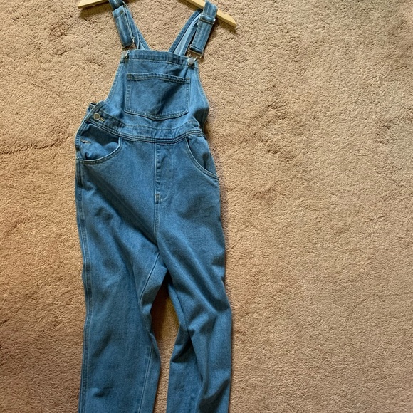 We wore what denim overalls - Picture 3 of 4